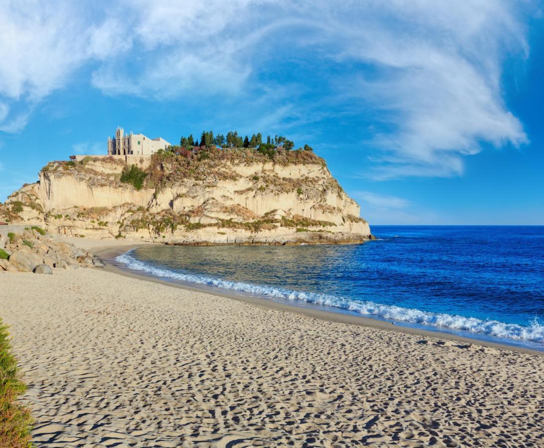 B&B The Sea - Family Rooms - Free Parking Tropea Kültér fotó